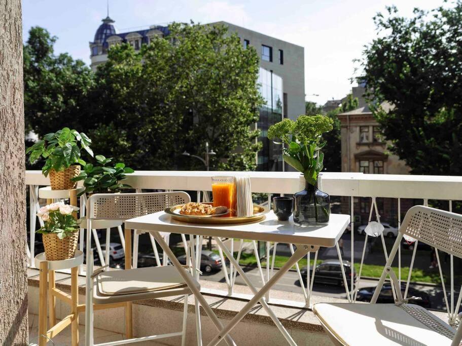 בוקרשט Bright 2Br Apartment - Top Location - City Balcony מראה חיצוני תמונה